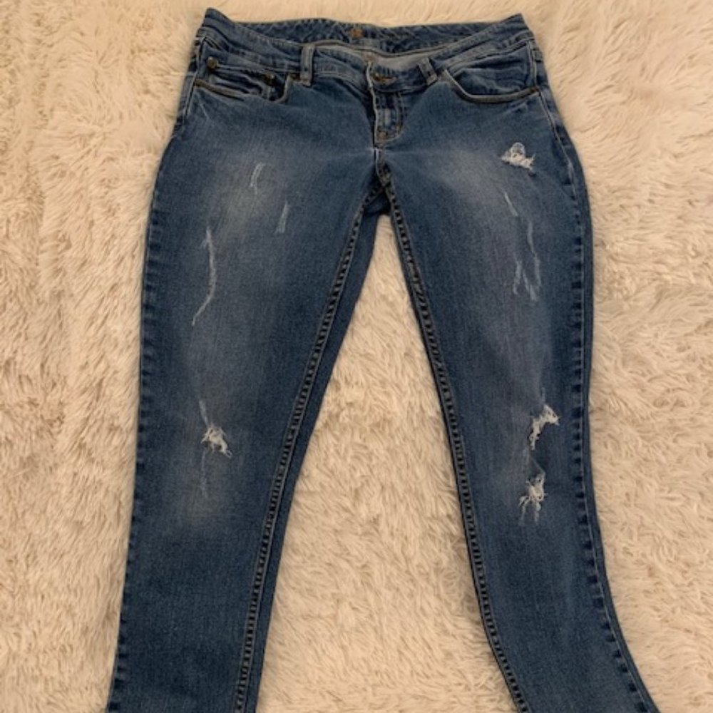Outback Red Destructed Jeans - Picture 2 of 10